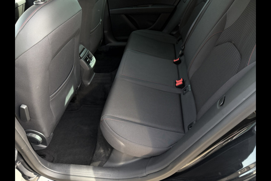 Seat Leon 1.4 EcoTSI FR Business Intense / PDC v+a  / Carplay / Cruise C. / Winter Pakket / Navi