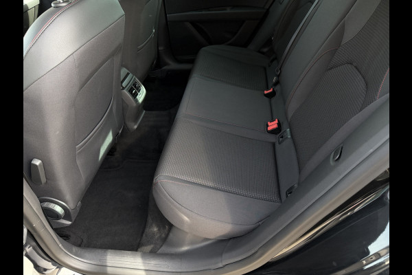 Seat Leon 1.4 EcoTSI FR Business Intense / PDC v+a  / Carplay / Cruise C. / Winter Pakket / Navi