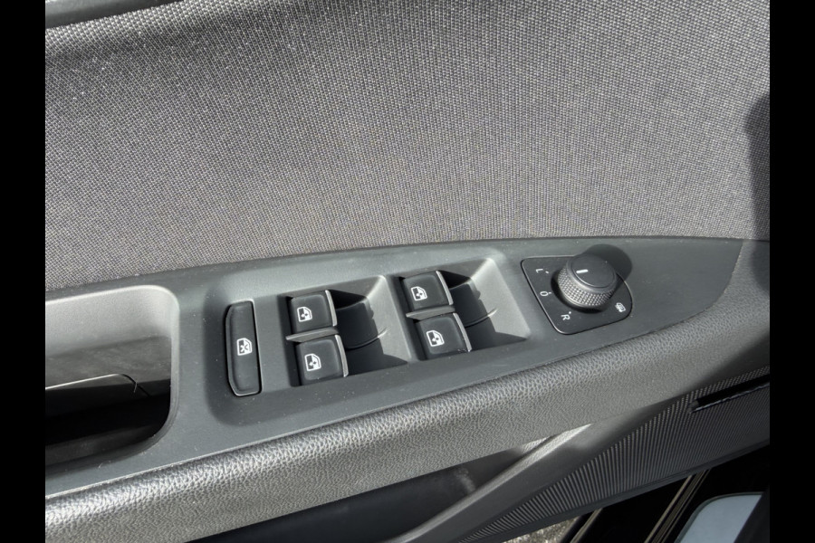 Seat Leon 1.4 EcoTSI FR Business Intense / PDC v+a  / Carplay / Cruise C. / Winter Pakket / Navi