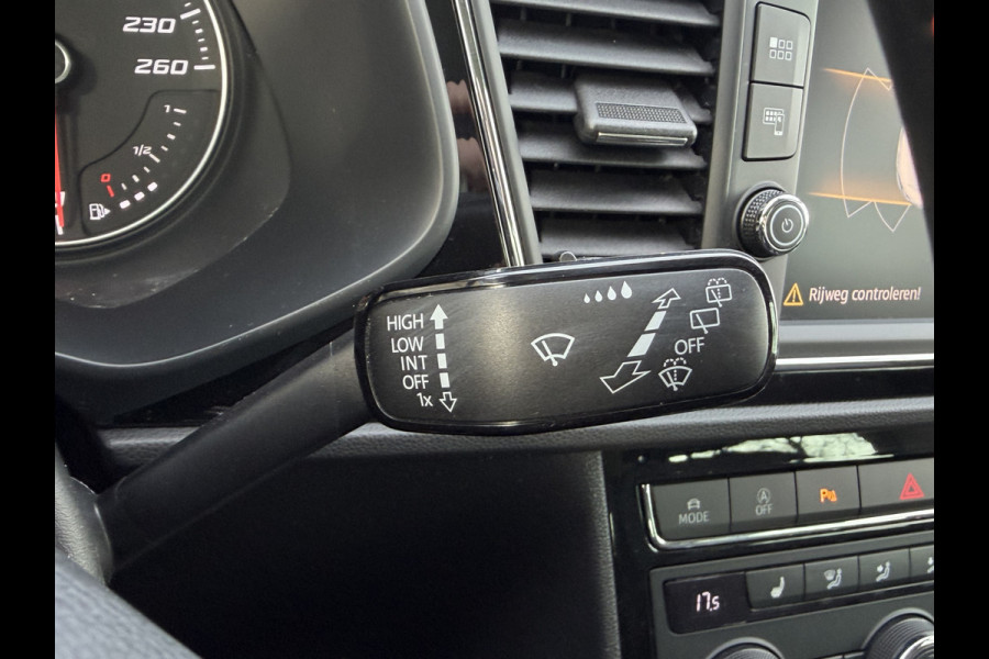 Seat Leon 1.4 EcoTSI FR Business Intense / PDC v+a  / Carplay / Cruise C. / Winter Pakket / Navi