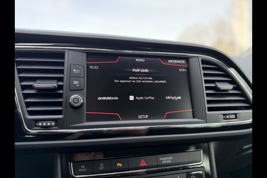 Seat Leon 1.4 EcoTSI FR Business Intense / PDC v+a  / Carplay / Cruise C. / Winter Pakket / Navi