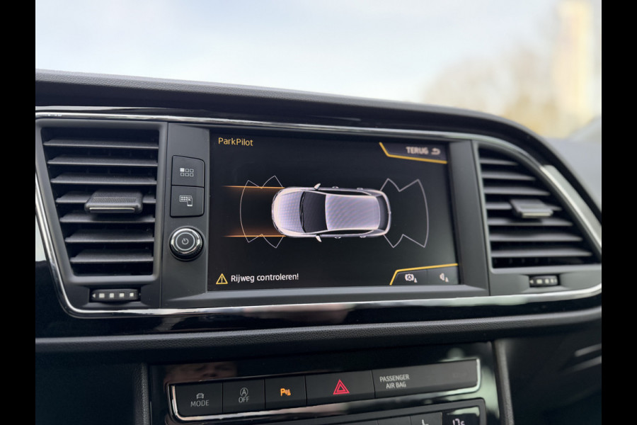 Seat Leon 1.4 EcoTSI FR Business Intense / PDC v+a  / Carplay / Cruise C. / Winter Pakket / Navi