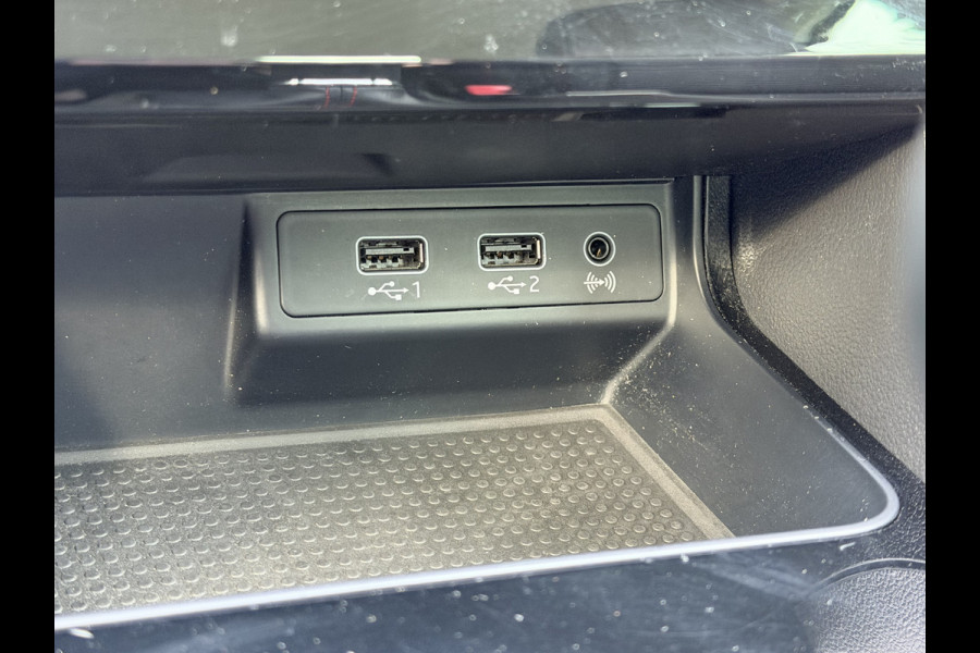 Seat Leon 1.4 EcoTSI FR Business Intense / PDC v+a  / Carplay / Cruise C. / Winter Pakket / Navi