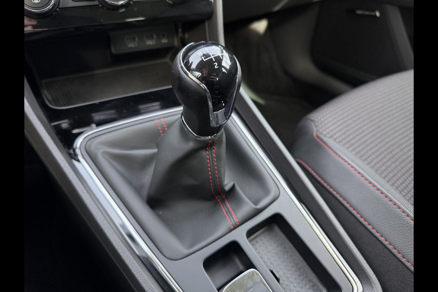 Seat Leon 1.4 EcoTSI FR Business Intense / PDC v+a  / Carplay / Cruise C. / Winter Pakket / Navi