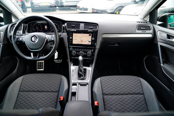 Volkswagen Golf 1.5 TSI Highline | Xenon / LED | Automaat | Facelift | Stoelverwarming | Climatronic | PDC | F1 flippers | NAP