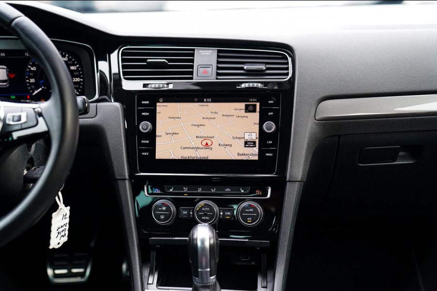 Volkswagen Golf 1.5 TSI Highline | Xenon / LED | Automaat | Facelift | Stoelverwarming | Climatronic | PDC | F1 flippers | NAP