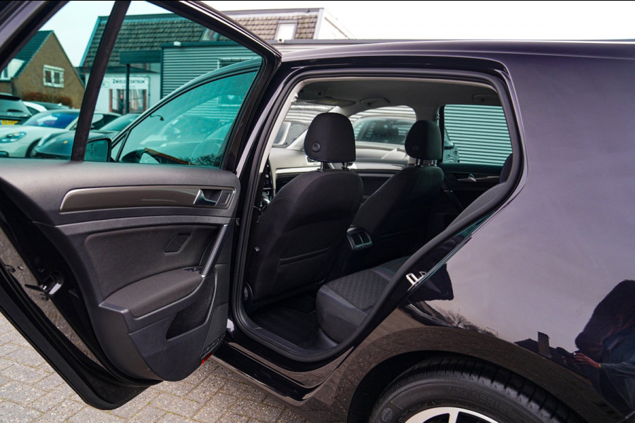 Volkswagen Golf 1.5 TSI Highline | Xenon / LED | Automaat | Facelift | Stoelverwarming | Climatronic | PDC | F1 flippers | NAP