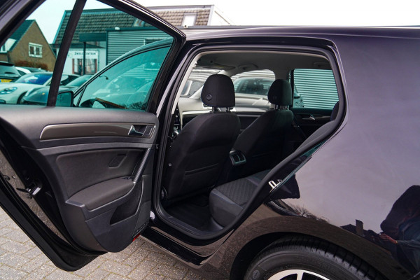 Volkswagen Golf 1.5 TSI Highline | Xenon / LED | Automaat | Facelift | Stoelverwarming | Climatronic | PDC | F1 flippers | NAP