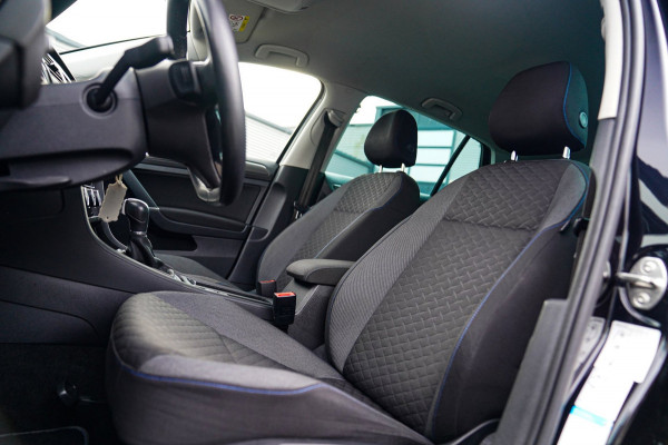 Volkswagen Golf 1.5 TSI Highline | Xenon / LED | Automaat | Facelift | Stoelverwarming | Climatronic | PDC | F1 flippers | NAP