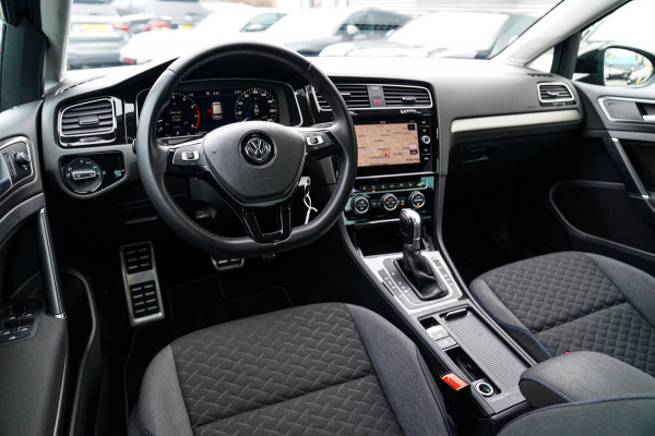 Volkswagen Golf 1.5 TSI Highline | Xenon / LED | Automaat | Facelift | Stoelverwarming | Climatronic | PDC | F1 flippers | NAP