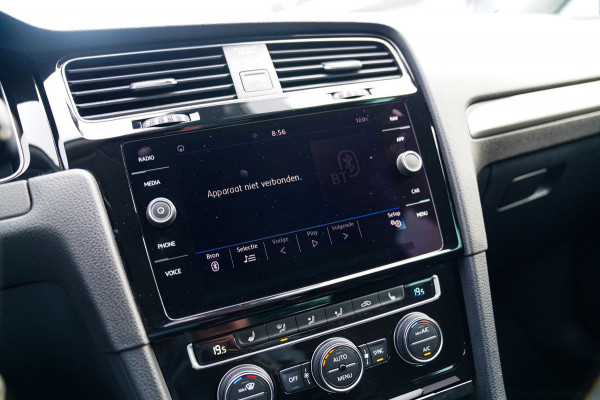 Volkswagen Golf 1.5 TSI Highline | Xenon / LED | Automaat | Facelift | Stoelverwarming | Climatronic | PDC | F1 flippers | NAP