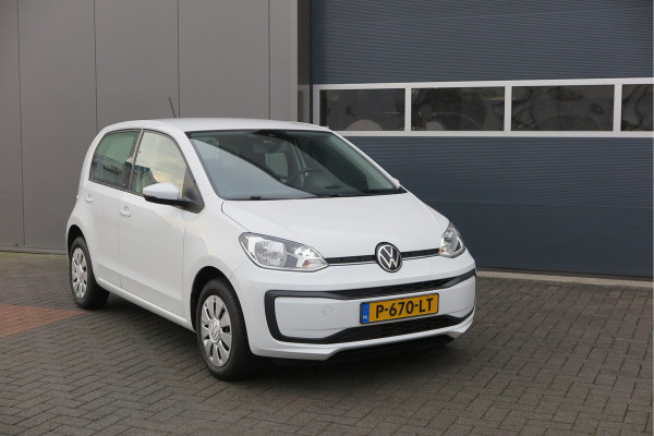 Volkswagen up! 1.0 49kw 66pk Active Cruisecontrol , Stoelverwarming , Navi via App, Achteruitrijcamera , Parkeersensoren , DAB+ radio , Multifunctioneel stuurwiel.etc.