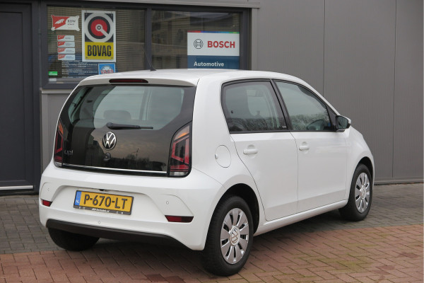 Volkswagen up! 1.0 49kw 66pk Active Cruisecontrol , Stoelverwarming , Navi via App, Achteruitrijcamera , Parkeersensoren , DAB+ radio , Multifunctioneel stuurwiel.etc.