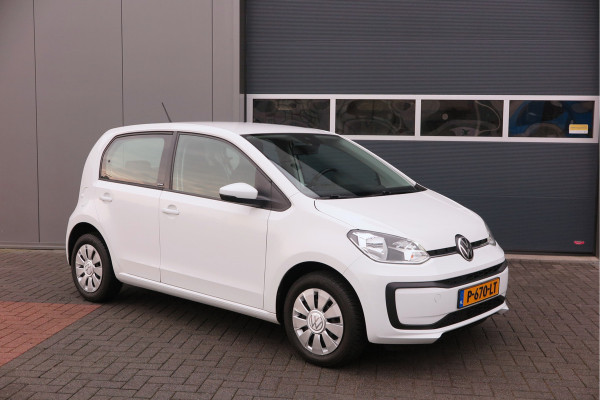 Volkswagen up! 1.0 49kw 66pk Active Cruisecontrol , Stoelverwarming , Navi via App, Achteruitrijcamera , Parkeersensoren , DAB+ radio , Multifunctioneel stuurwiel.etc.