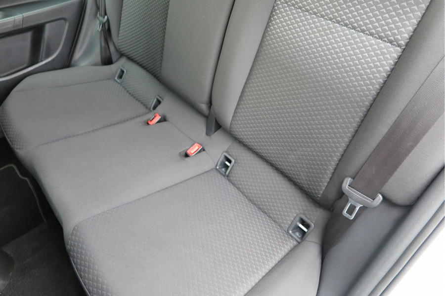 Volkswagen up! 1.0 49kw 66pk Active Cruisecontrol , Stoelverwarming , Navi via App, Achteruitrijcamera , Parkeersensoren , DAB+ radio , Multifunctioneel stuurwiel.etc.