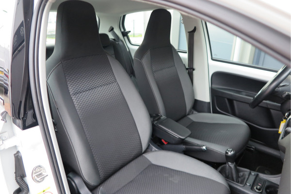 Volkswagen up! 1.0 49kw 66pk Active Cruisecontrol , Stoelverwarming , Navi via App, Achteruitrijcamera , Parkeersensoren , DAB+ radio , Multifunctioneel stuurwiel.etc.