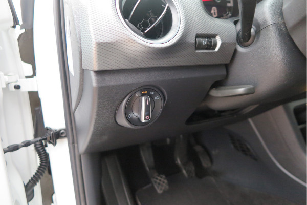 Volkswagen up! 1.0 49kw 66pk Active Cruisecontrol , Stoelverwarming , Navi via App, Achteruitrijcamera , Parkeersensoren , DAB+ radio , Multifunctioneel stuurwiel.etc.