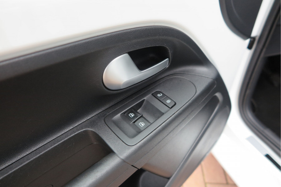 Volkswagen up! 1.0 49kw 66pk Active Cruisecontrol , Stoelverwarming , Navi via App, Achteruitrijcamera , Parkeersensoren , DAB+ radio , Multifunctioneel stuurwiel.etc.