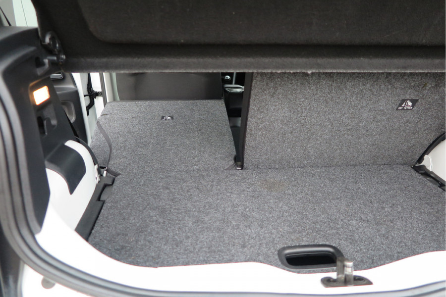 Volkswagen up! 1.0 49kw 66pk Active Cruisecontrol , Stoelverwarming , Navi via App, Achteruitrijcamera , Parkeersensoren , DAB+ radio , Multifunctioneel stuurwiel.etc.