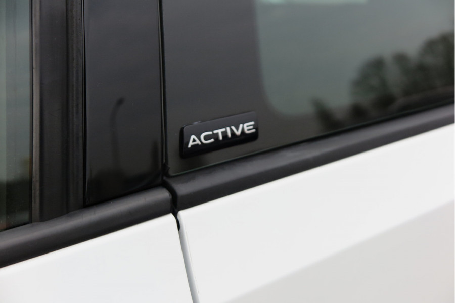 Volkswagen up! 1.0 49kw 66pk Active Cruisecontrol , Stoelverwarming , Navi via App, Achteruitrijcamera , Parkeersensoren , DAB+ radio , Multifunctioneel stuurwiel.etc.