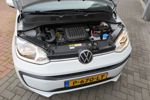 Volkswagen up! 1.0 49kw 66pk Active Cruisecontrol , Stoelverwarming , Navi via App, Achteruitrijcamera , Parkeersensoren , DAB+ radio , Multifunctioneel stuurwiel.etc.