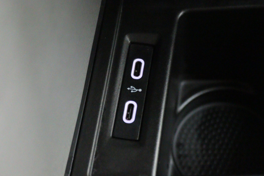 Volkswagen Transporter 2.0 TDI DSG L1H1 Leer, Airco, Apple Carplay, Camera, Cruise, Imperiaal, PDC, Trekhaak, 16''