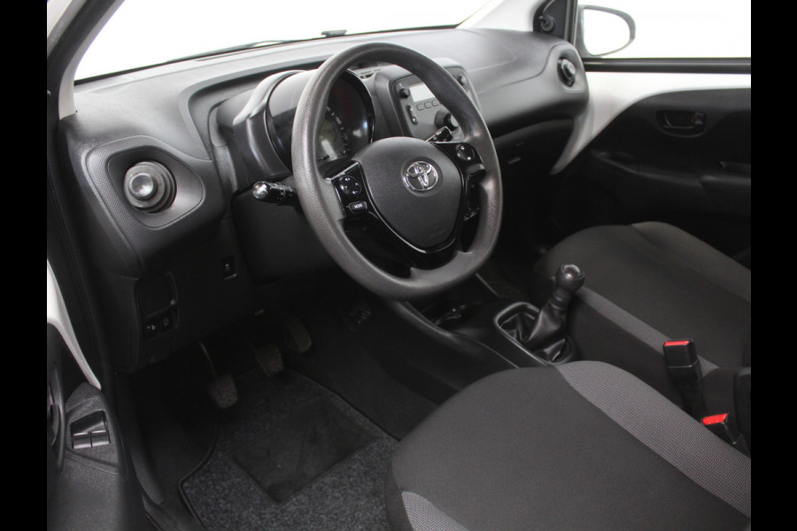 Toyota Aygo 1.0 VVT-i x-fun AIRCO | ELRM | LED | CV | LIMITER | STB | ISOFIX