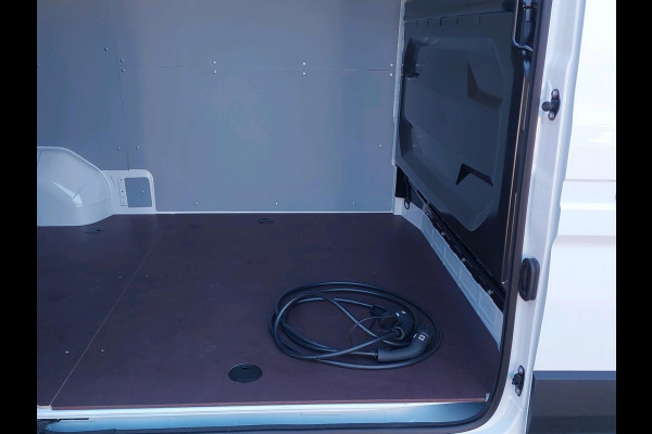 Nissan Interstar-e L2H2 Limited 87 kWh | wandbekleding, laadvloer en trekhaak