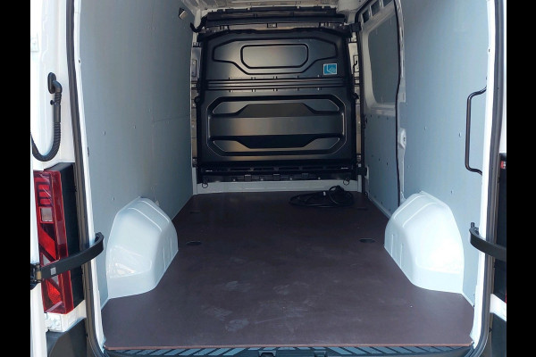 Nissan Interstar-e L2H2 Limited 87 kWh | wandbekleding, laadvloer en trekhaak