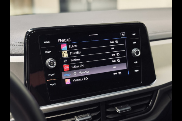 Volkswagen T-Roc 1.0 TSI Life | Camera | CarPlay | Stoelverw.