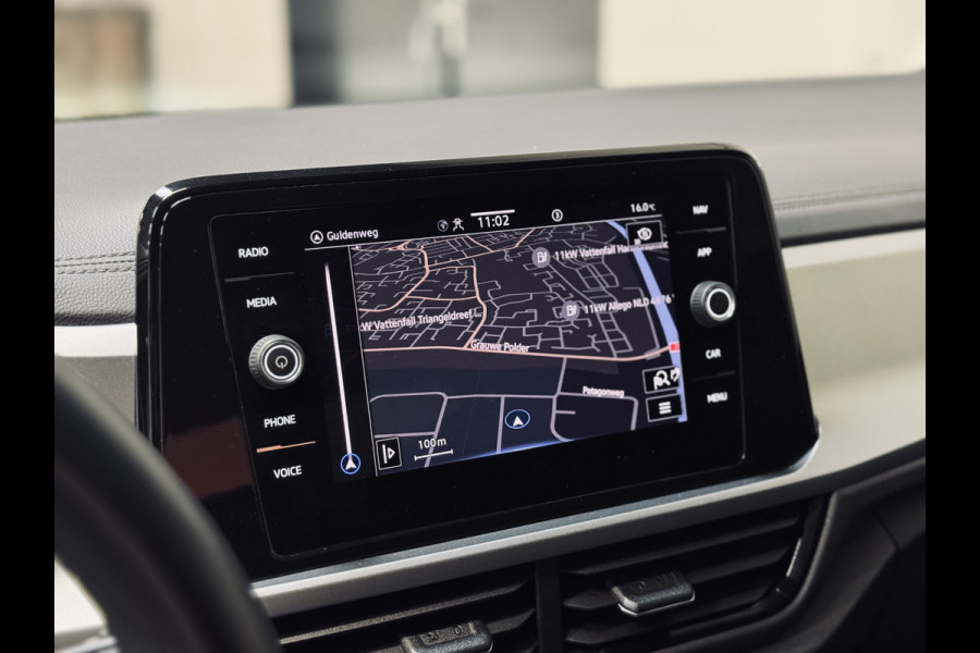 Volkswagen T-Roc 1.0 TSI Life | Camera | CarPlay | Stoelverw.