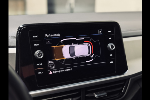 Volkswagen T-Roc 1.0 TSI Life | Camera | CarPlay | Stoelverw.