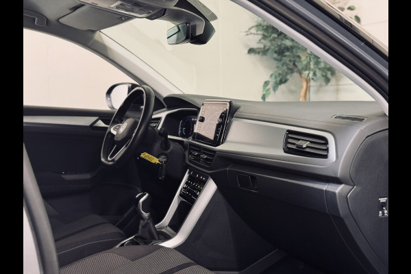 Volkswagen T-Roc 1.0 TSI Life | Camera | CarPlay | Stoelverw.