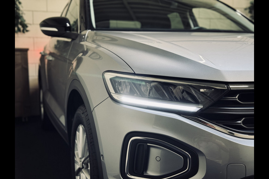 Volkswagen T-Roc 1.0 TSI Life | Camera | CarPlay | Stoelverw.