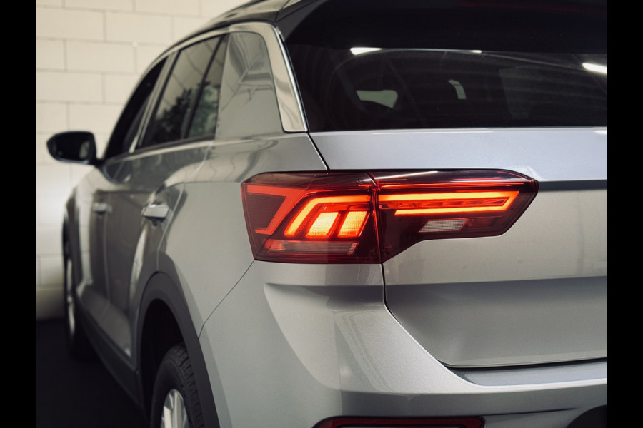 Volkswagen T-Roc 1.0 TSI Life | Camera | CarPlay | Stoelverw.