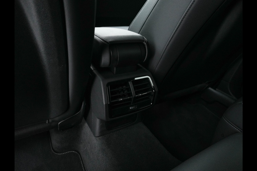 Audi Q3 Sportback 35 TFSI S-Line Edition (INCL-BTW) Aut. *LEATHER | FULL-LED | ADAPTIVE-CRUISE | DIGI-COCKPIT | NAVI-FULLMAP | CAMERA | DAB | AMBIENTLIGHT | PRIVACYGLASS | SHIFTPADDLES | ECC | PDC | 20''ALU*