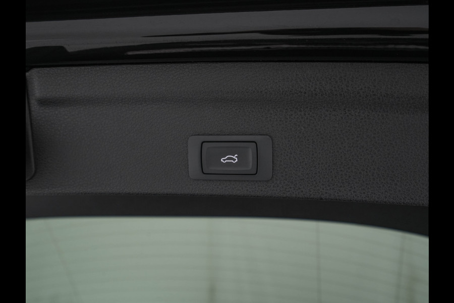 Audi Q3 Sportback 35 TFSI S-Line Edition (INCL-BTW) Aut. *LEATHER | FULL-LED | ADAPTIVE-CRUISE | DIGI-COCKPIT | NAVI-FULLMAP | CAMERA | DAB | AMBIENTLIGHT | PRIVACYGLASS | SHIFTPADDLES | ECC | PDC | 20''ALU*