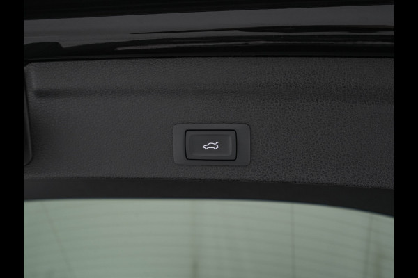 Audi Q3 Sportback 35 TFSI S-Line Edition (INCL-BTW) Aut. *LEATHER | FULL-LED | ADAPTIVE-CRUISE | DIGI-COCKPIT | NAVI-FULLMAP | CAMERA | DAB | AMBIENTLIGHT | PRIVACYGLASS | SHIFTPADDLES | ECC | PDC | 20''ALU*