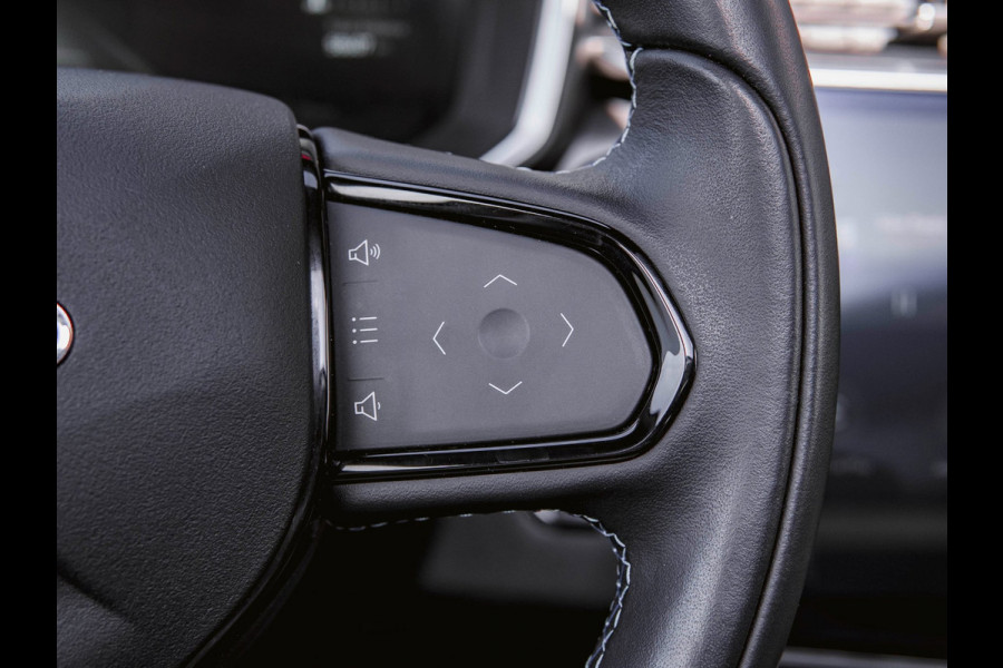 Lynk & Co 01 1.5 Black Edition Panoramadak|Camera|ACC|Stoelverwarming