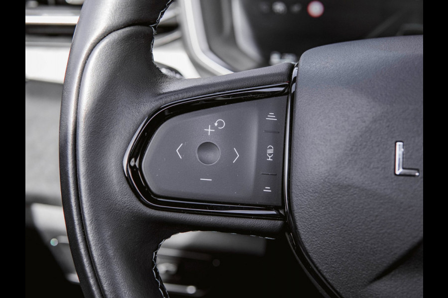 Lynk & Co 01 1.5 Black Edition Panoramadak|Camera|ACC|Stoelverwarming