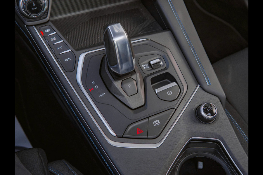 Lynk & Co 01 1.5 Black Edition Panoramadak|Camera|ACC|Stoelverwarming