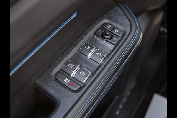 Lynk & Co 01 1.5 Black Edition Panoramadak|Camera|ACC|Stoelverwarming