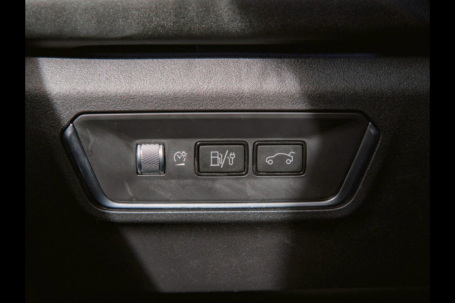 Lynk & Co 01 1.5 Black Edition Panoramadak|Camera|ACC|Stoelverwarming