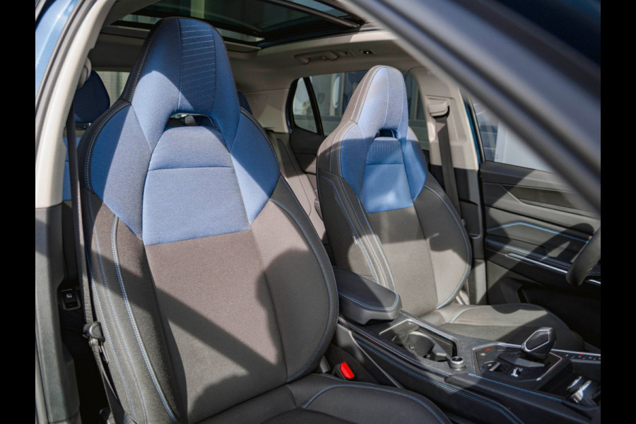 Lynk & Co 01 1.5 Black Edition Panoramadak|Camera|ACC|Stoelverwarming