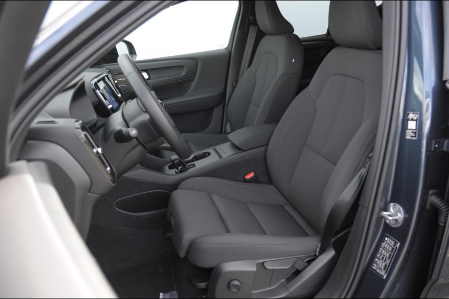 Volvo EX40 252PK Automaat Single Ext. Range Core / Driver Assist / Adaptieve cruise control / BLIS / Stoel - en stuurwielverwarming / Pakeersensoren met camera / Apple carplay /