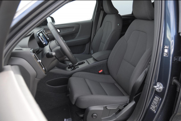Volvo EX40 252PK Automaat Single Ext. Range Core / Driver Assist / Adaptieve cruise control / BLIS / Stoel - en stuurwielverwarming / Pakeersensoren met camera / Apple carplay /