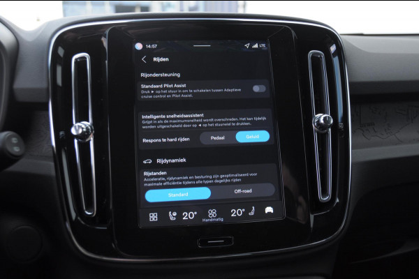 Volvo EX40 252PK Automaat Single Ext. Range Core / Driver Assist / Adaptieve cruise control / BLIS / Stoel - en stuurwielverwarming / Pakeersensoren met camera / Apple carplay /