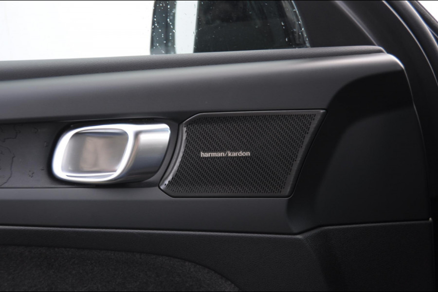 Volvo EX40 252PK Automaat Single Ext. Range Core / Driver Assist / Adaptieve cruise control / BLIS / Stoel - en stuurwielverwarming / Pakeersensoren met camera / Apple carplay /