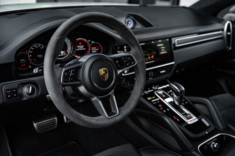 Porsche Cayenne Coupé 4.0 GTS - Sport Chrono | Panorama | Bose | Luchtvering