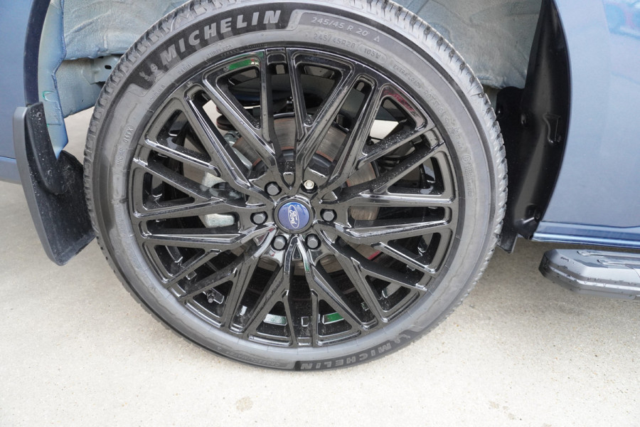 Ford Transit Custom 320L 2.0 TDCI 170PK L2H1 Limited Automaat Nr. V018 | Airco | adap.Cruise | Navi | Camera | Blis |20 inch Lm Velgen Raptor grill /Site steps met verlichting